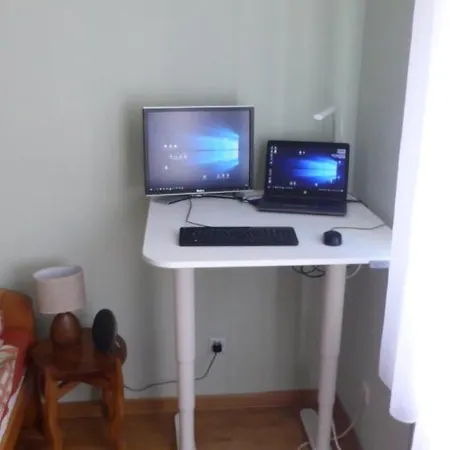 And Modern 아파트